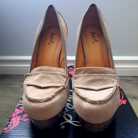 Qupid | taupe suede su~ platform wood like heel - Picture 3 of 10